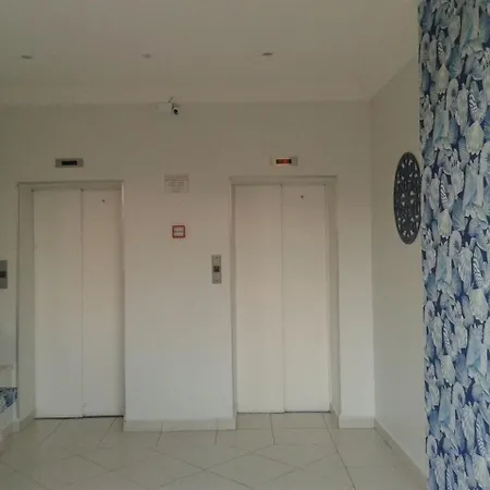 Praia Guarujá: Beachside Retreat with Pool and Flexible Check-in Exterior photo