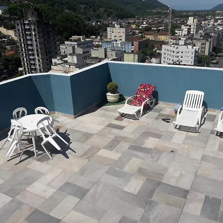 Praia Guarujá: Beachside Retreat with Pool and Flexible Check-in Exterior photo