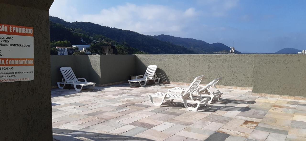 Guarujá: Beachside Retreat With Pool And Flexible Check-in