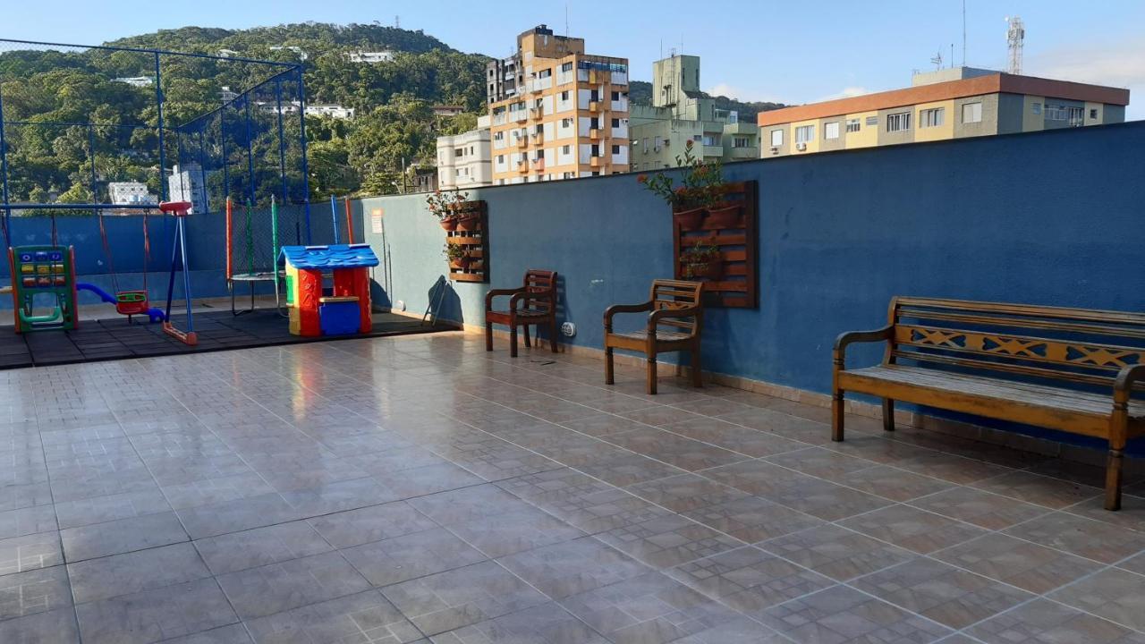 Guarujá: Beachside Retreat With Pool And Flexible Check-in Apartment