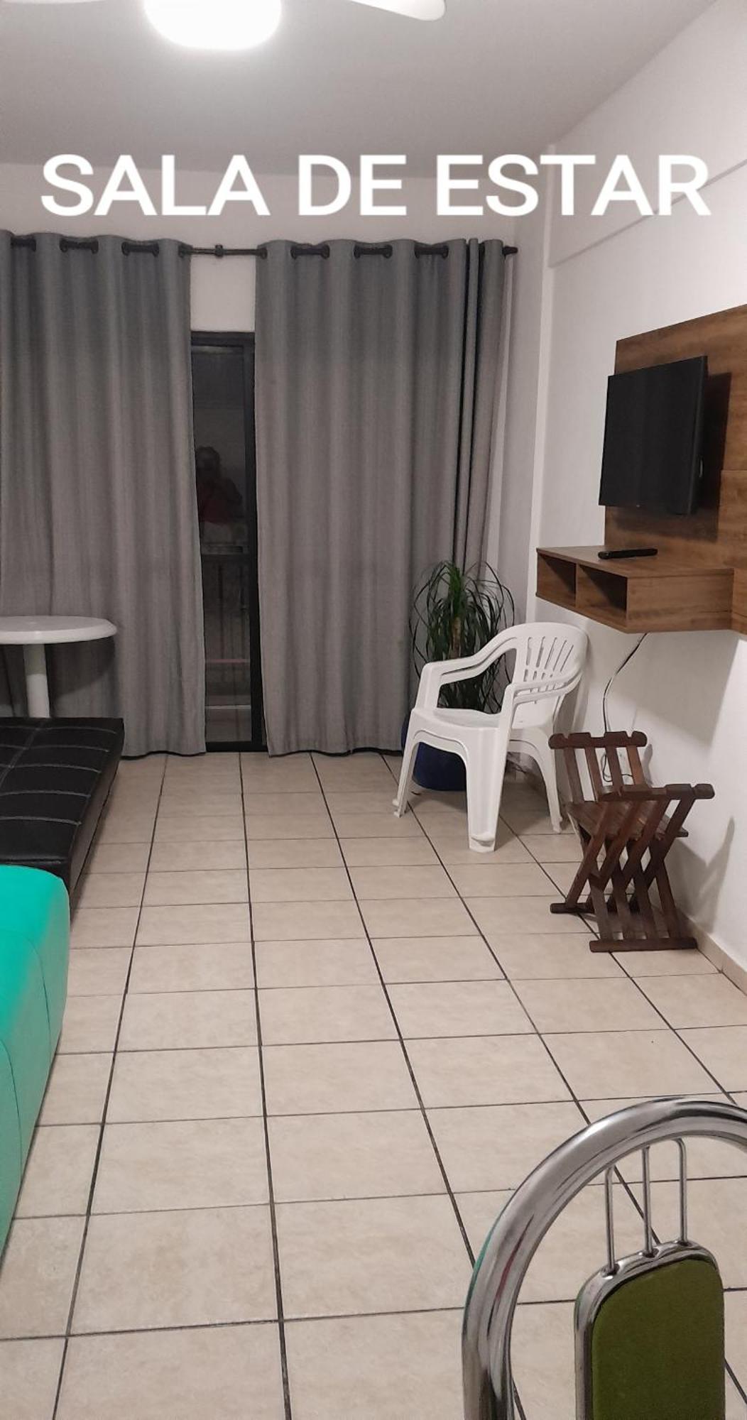Guarujá: Beachside Retreat With Pool And Flexible Check-in Apartment