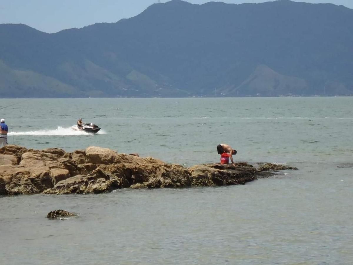Guarujá: Beachside Retreat With Pool And Flexible Check-in Guaruja